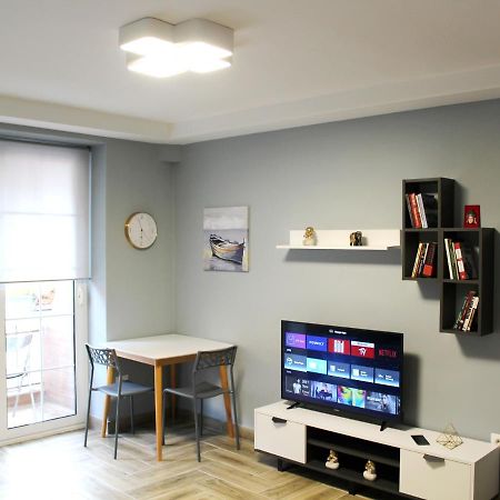 2V1 - Blloku Bkt Apartman Tirana Kültér fotó