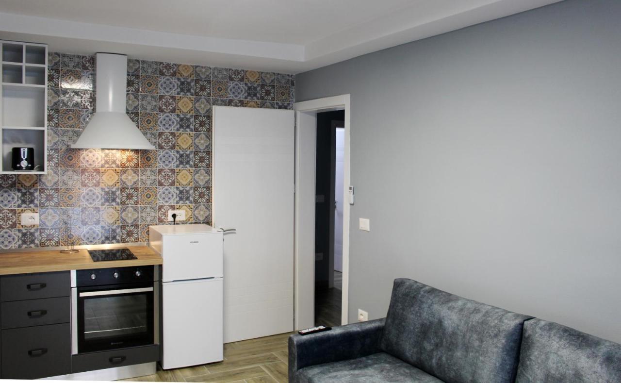 2V1 - Blloku Bkt Apartman Tirana Kültér fotó