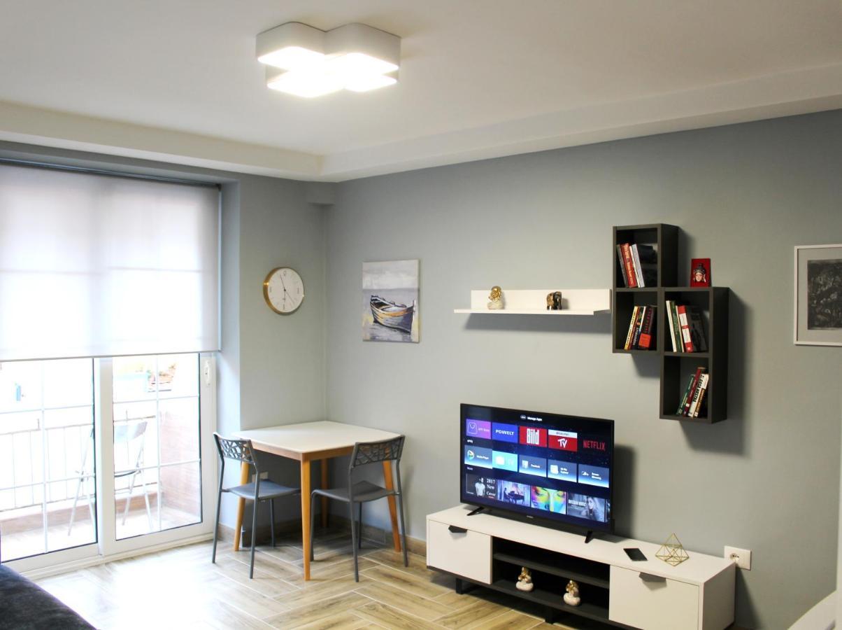 2V1 - Blloku Bkt Apartman Tirana Kültér fotó