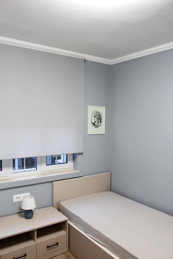 2V1 - Blloku Bkt Apartman Tirana Kültér fotó