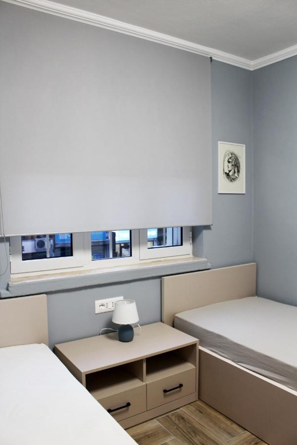 2V1 - Blloku Bkt Apartman Tirana Kültér fotó